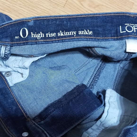 Anne Taylor Loft high rise skinny ankle jeans.  EUC. - Picture 3 of 8